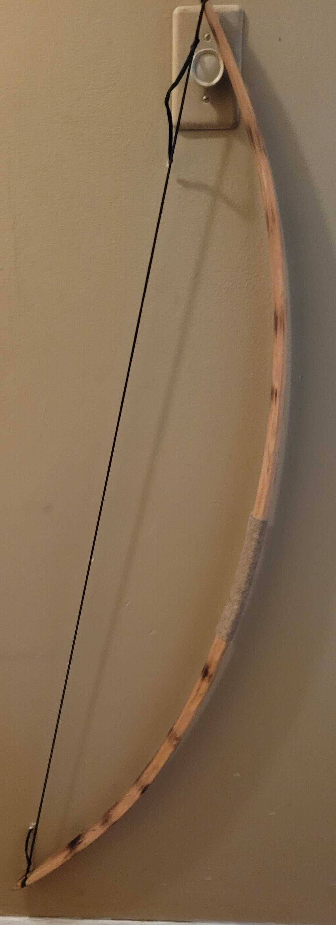 Wooden Longbow - English Longbow - Native American - REAL Wood Archery Bow for Hunters or Target Shooting. SCA, LARP, All Archers