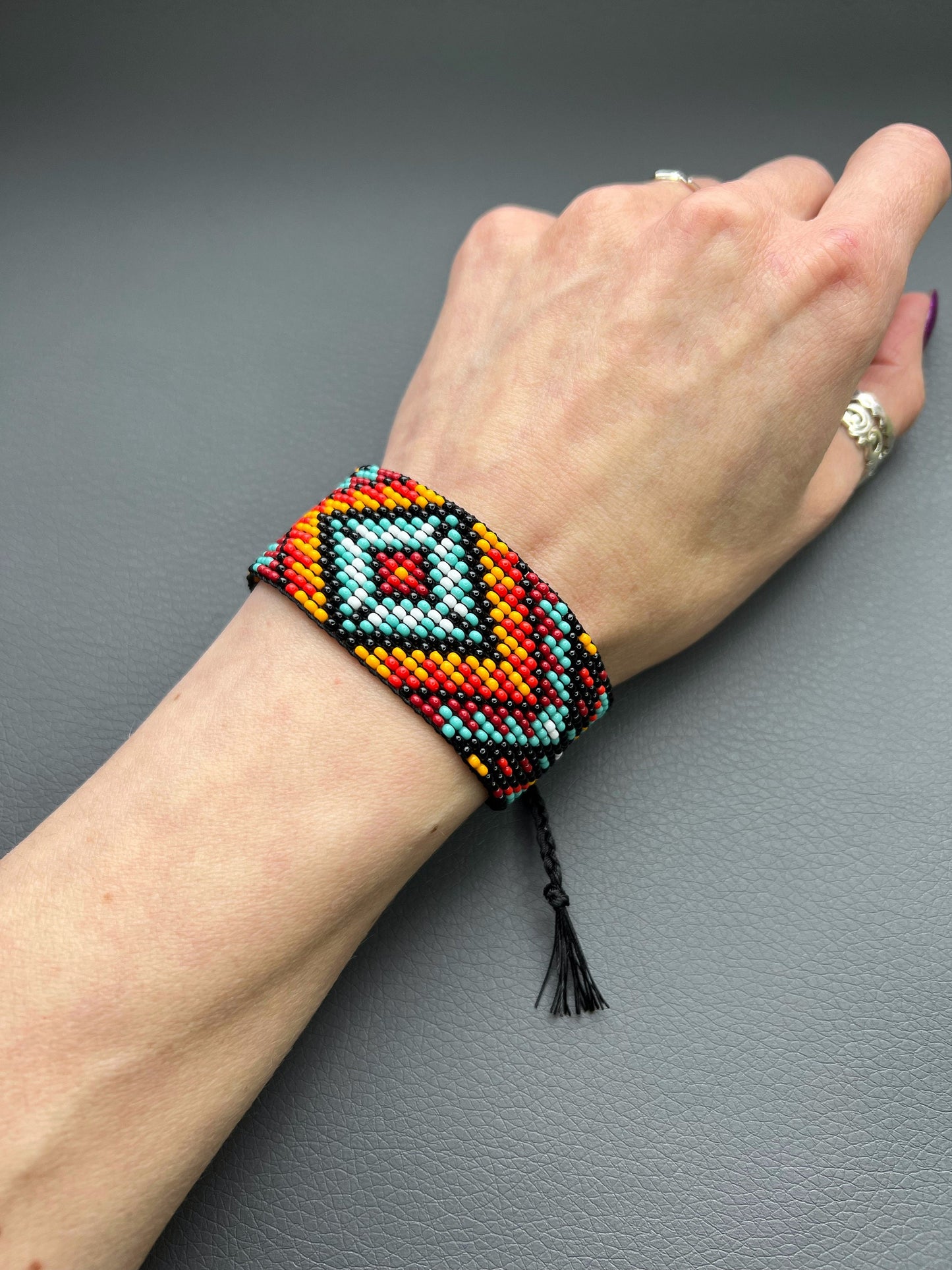 Geometric Huichol Bracelet, Tribal Geometric Bracelet, Beaded Cuff Bracelet, Native Beaded Bracelet, Seed Bead Bracelet, Authentic