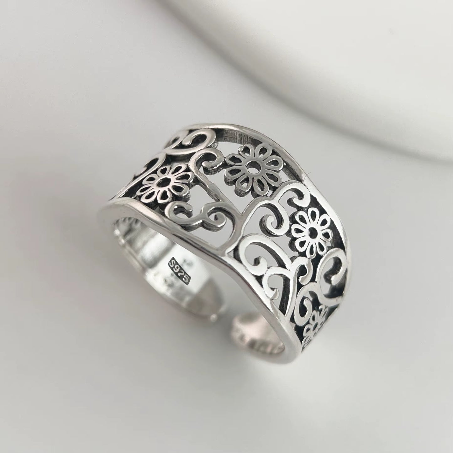 925 Sterling Silver Rings for Women Couple Minimalist Handmade Simple Hollow Flower Ring Fine Jewelry Gift Prevent Allergy