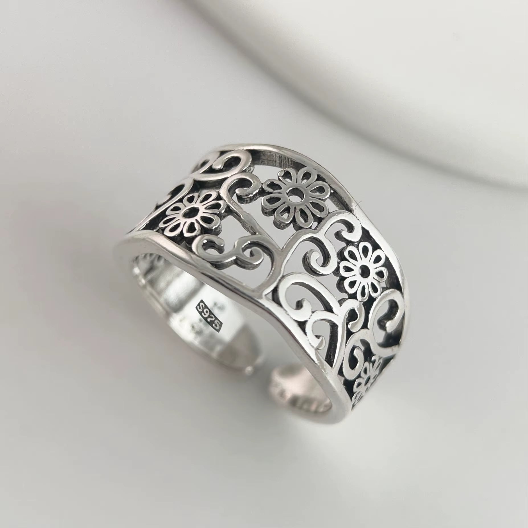 925 Sterling Silver Rings for Women Couple Minimalist Handmade Simple Hollow Flower Ring Fine Jewelry Gift Prevent Allergy