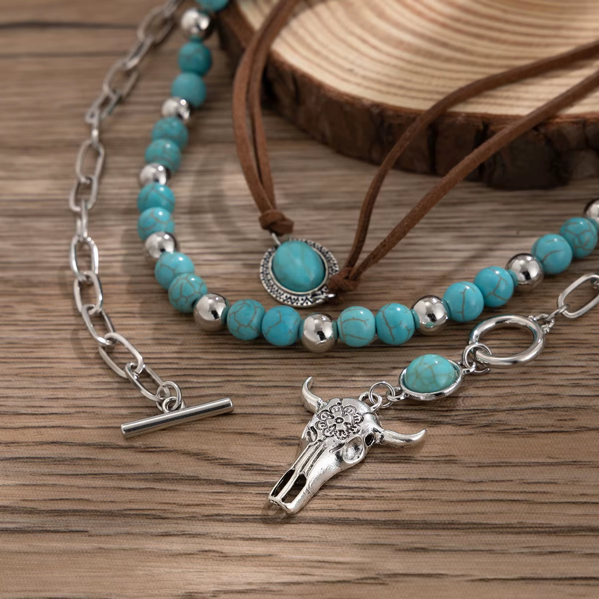3Pcs Set Vintage Ethnic Style Bull Head Pendant Necklace for Women Exquisite Green Stone Beads Clavicle Chain Jewelry