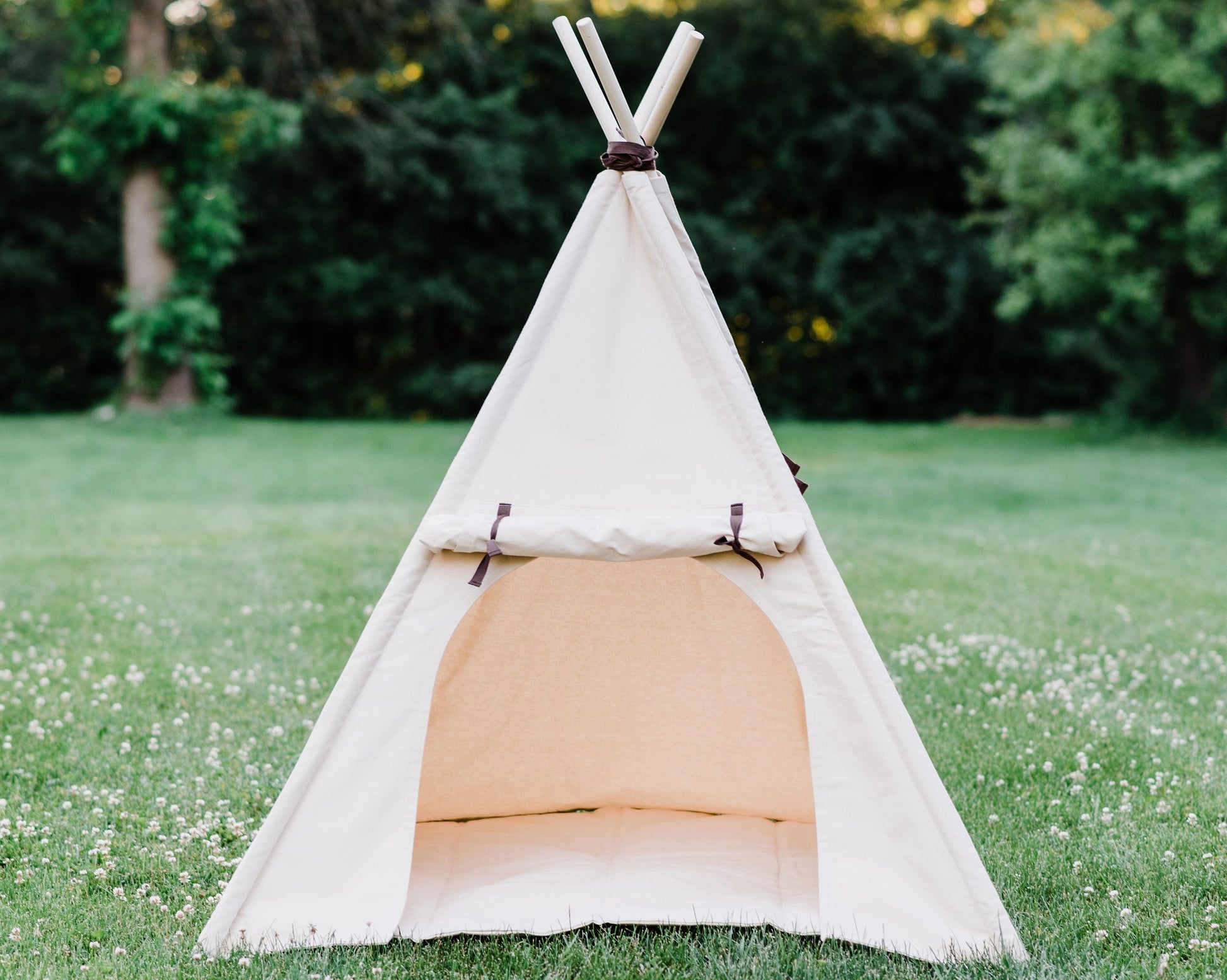 Kids Canvas Teepee Play Tent with Roll up Door and Window, Two Great Sizes, with Blue Arrows or Natural Mat