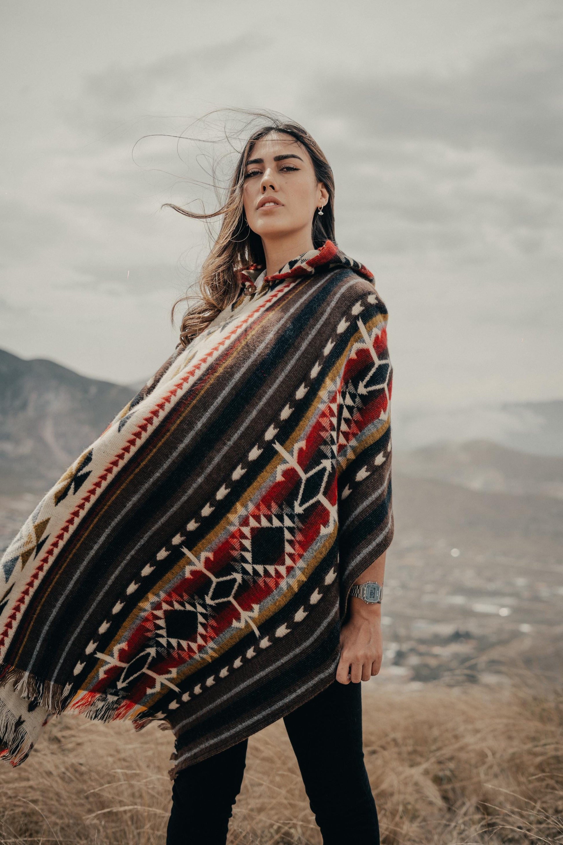 Alpaca World | Alpaca Ponchos for Men and Women | Handmade with the Best Baby Alpaca Wool Material by Ecuadorian Artisans