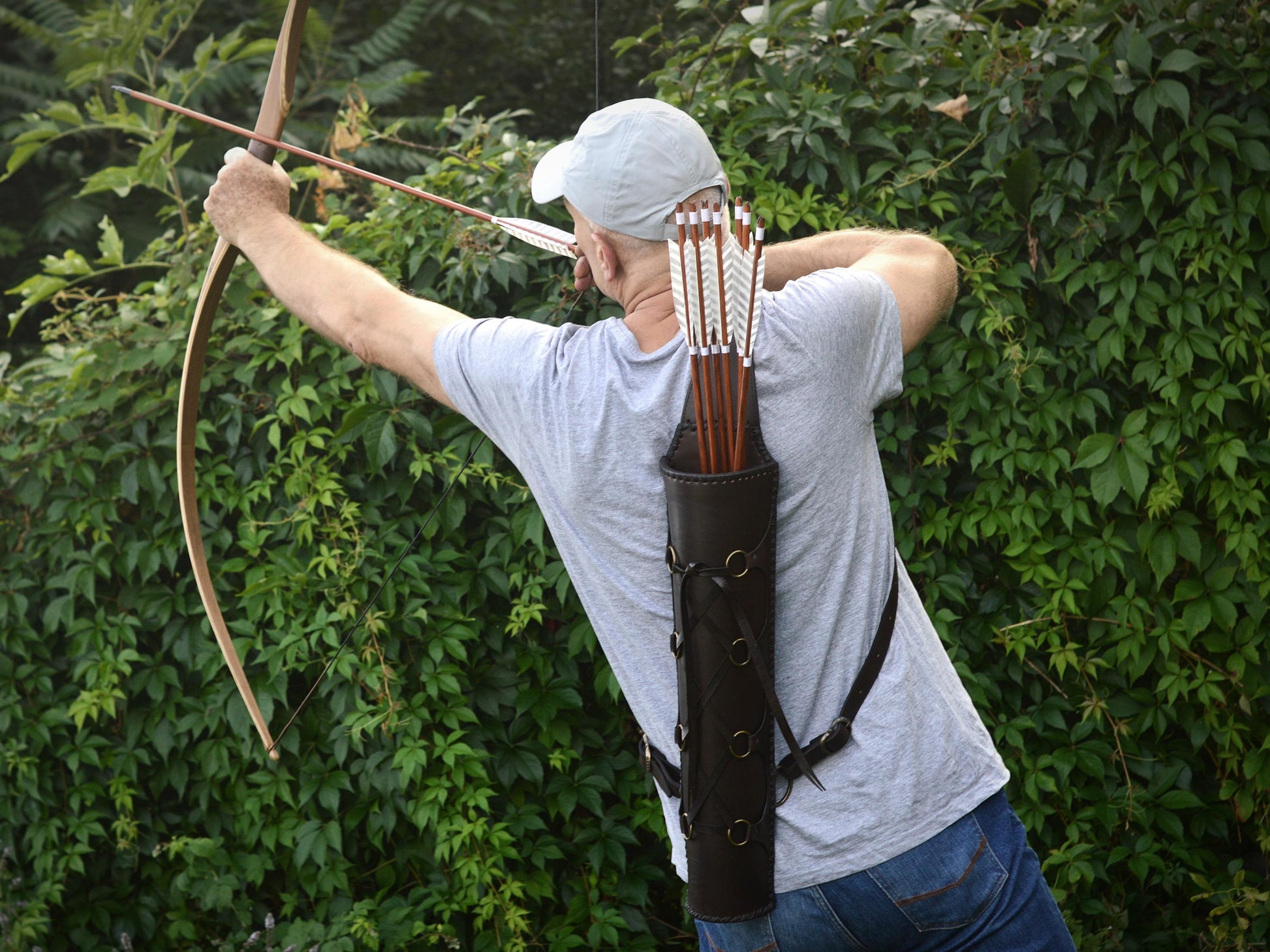 Semicircular, Back Quiver with Rings and Laced Edges