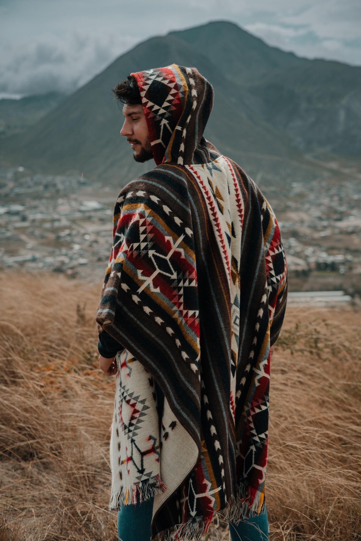 Alpaca World | Alpaca Ponchos for Men and Women | Handmade with the Best Baby Alpaca Wool Material by Ecuadorian Artisans