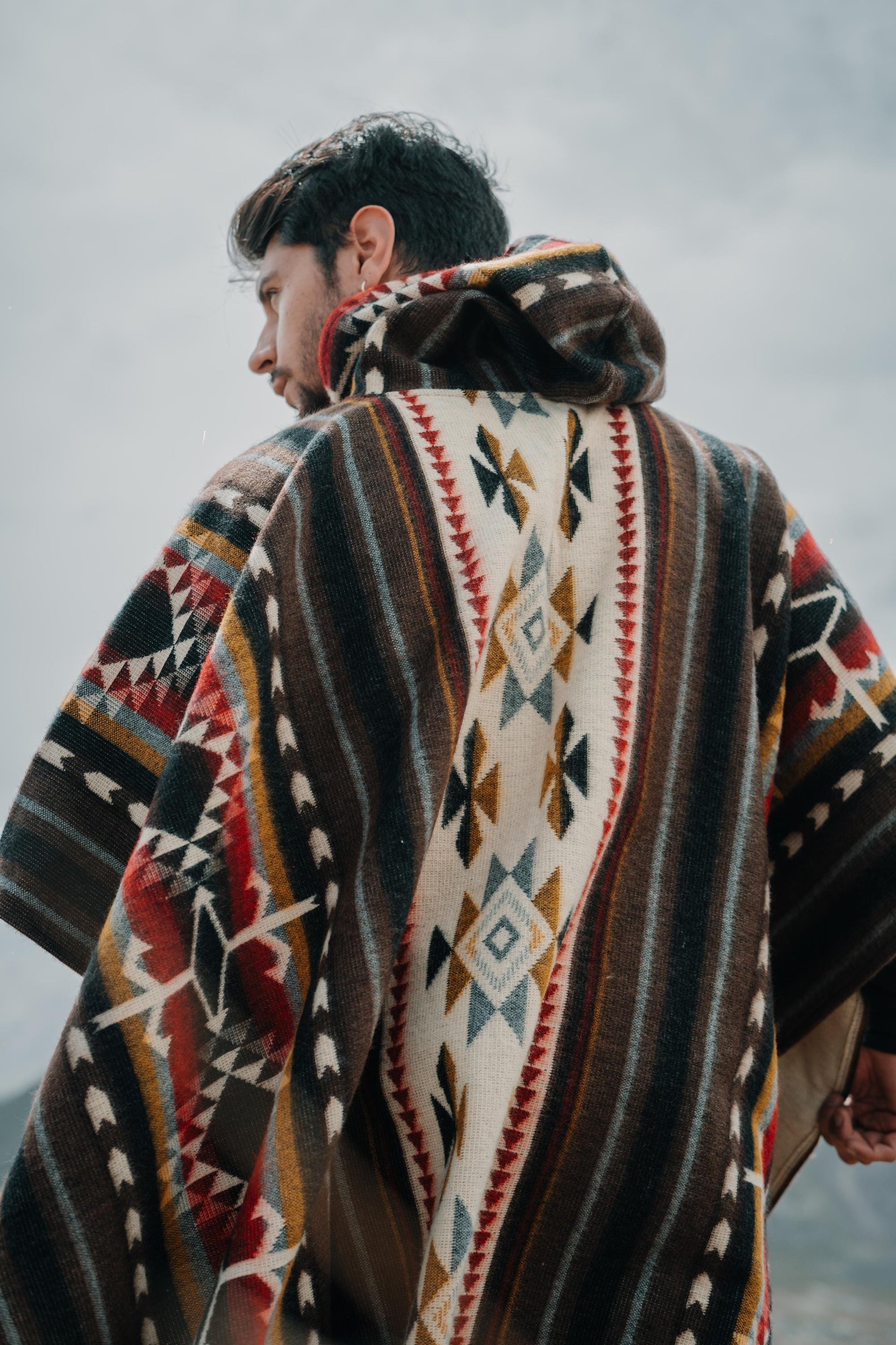 Alpaca World | Alpaca Ponchos for Men and Women | Handmade with the Best Baby Alpaca Wool Material by Ecuadorian Artisans