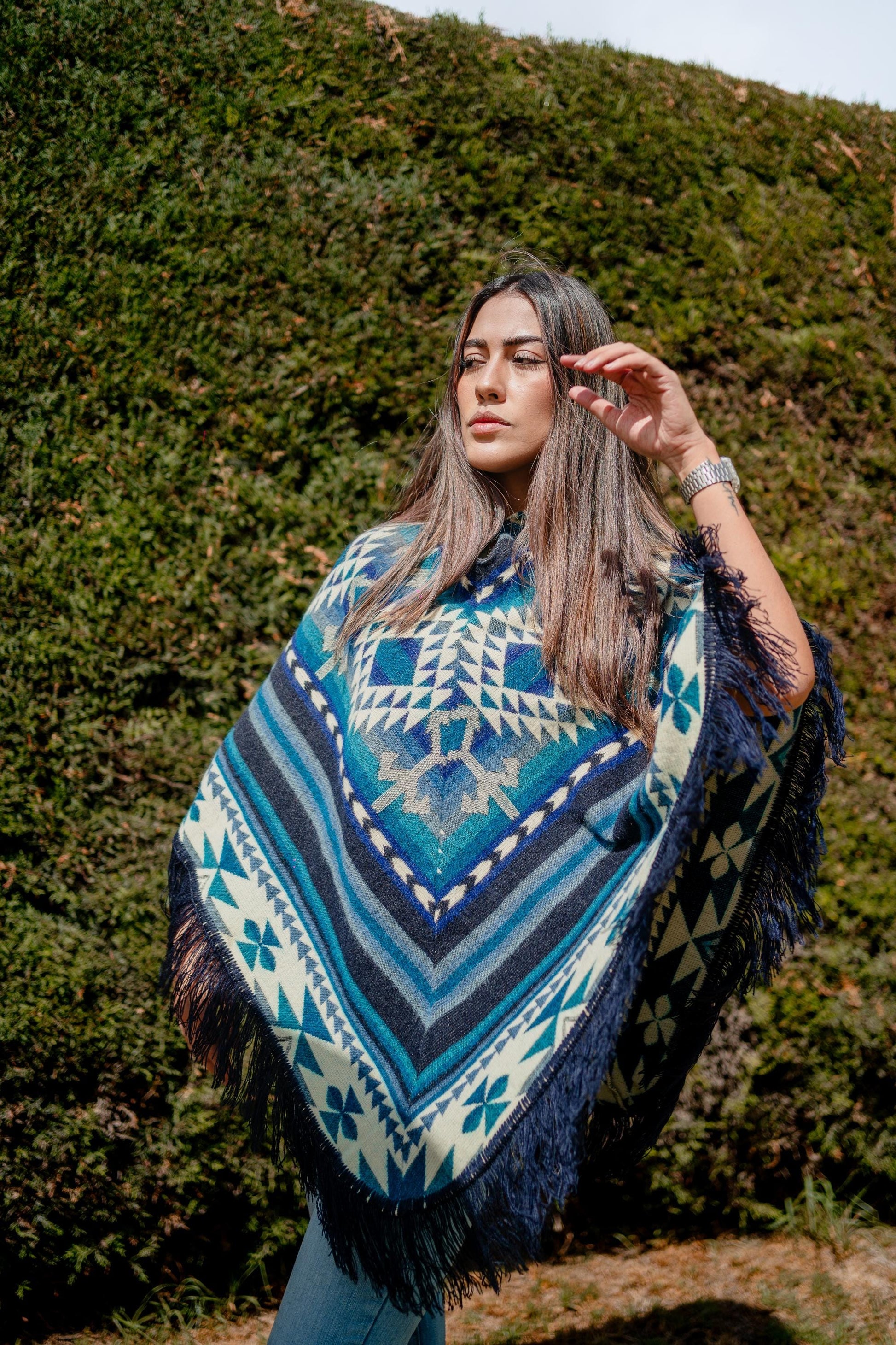 Handmade Baby Alpaca Wool Poncho: Geometric Bohemian Style