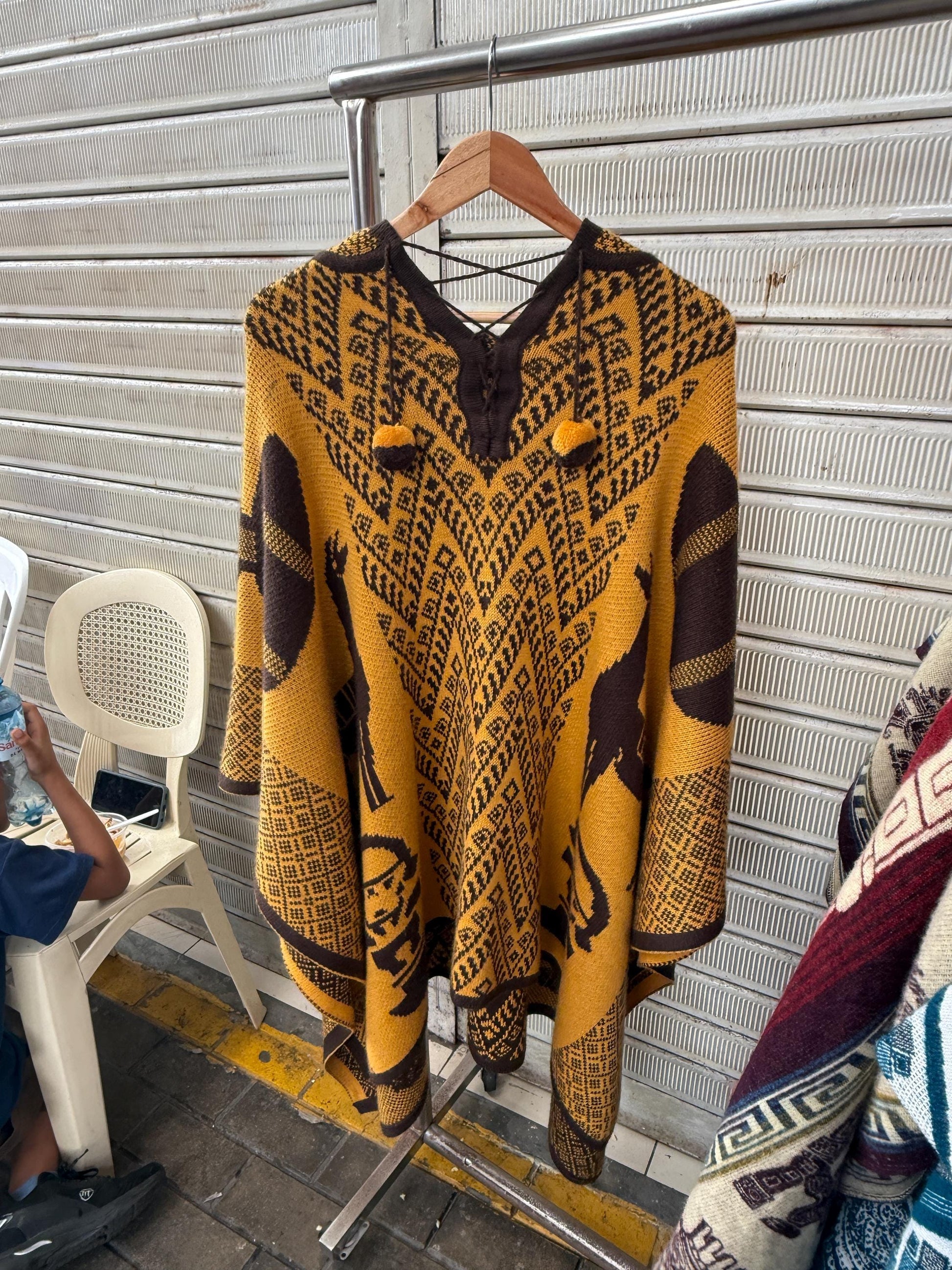 Peruvian Alpaca Poncho (Ethnic-Style Shawl)
