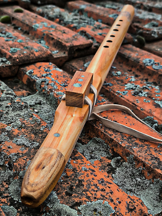 Handmade Cherry Wood Native Flute: G Key, 432Hz, Peridot Inlay